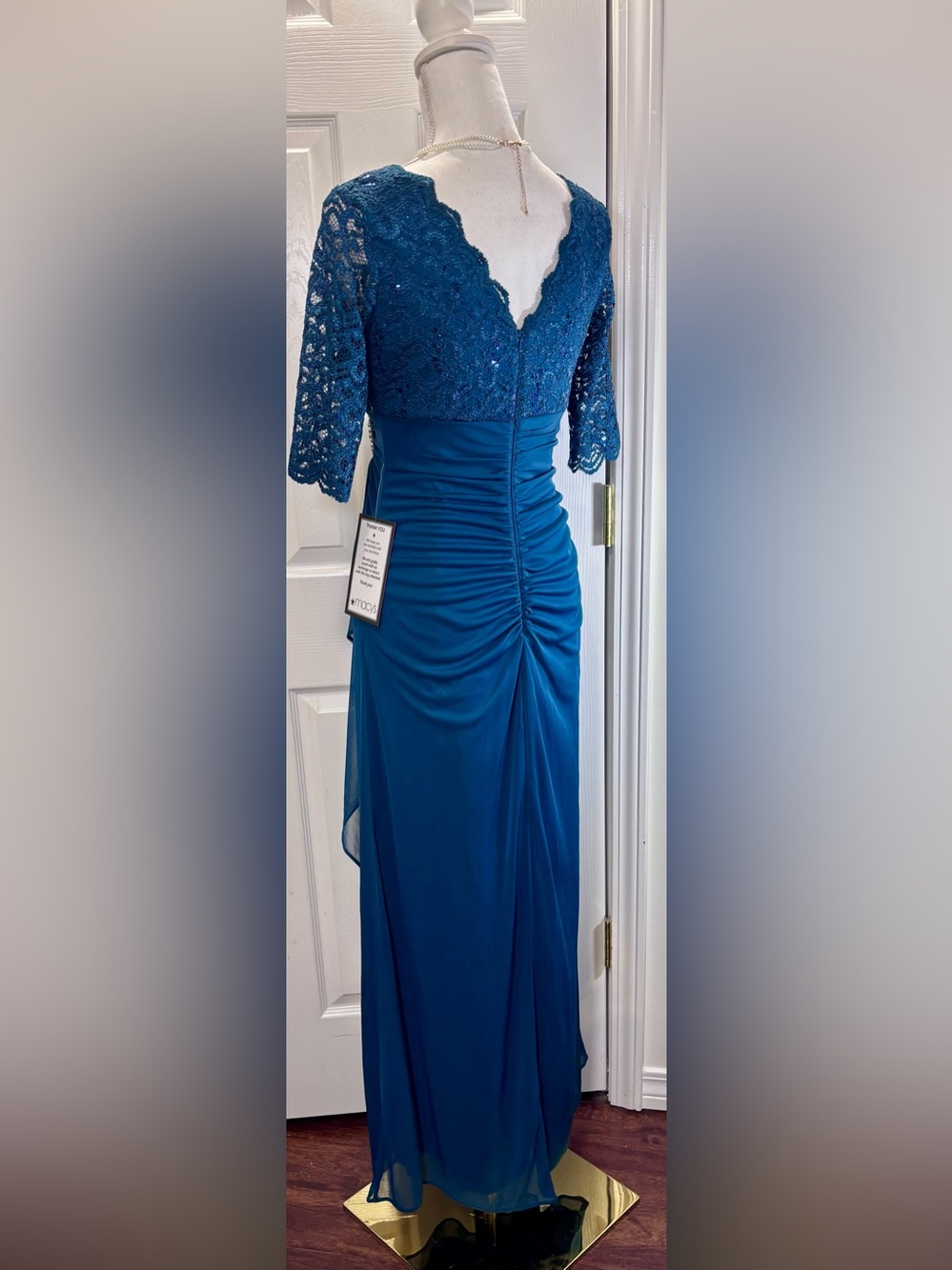 B&A by Betsy & Adam SZ 6-Petite Peacock Lace Ruched V-Neck 3/4 Sleeve Long Gown - Picture 6 of 12